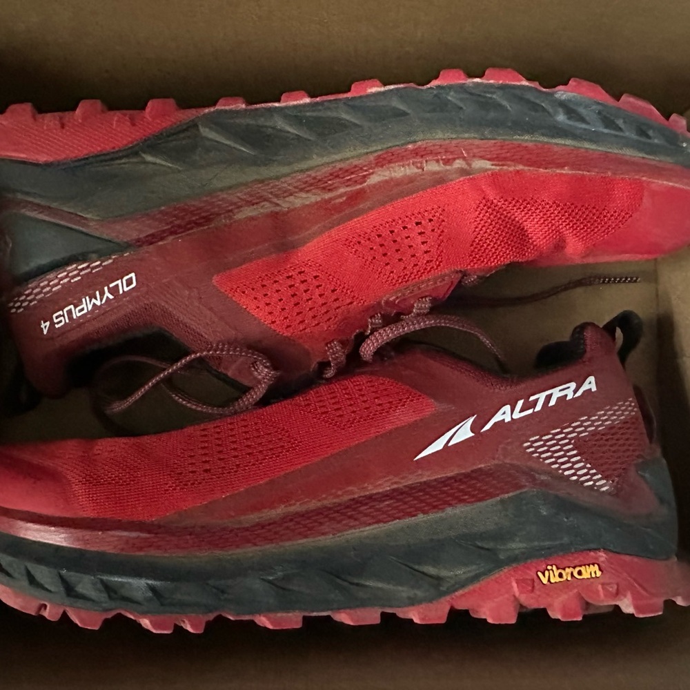 Altra Men’s Olympus 4 - Red, 9D